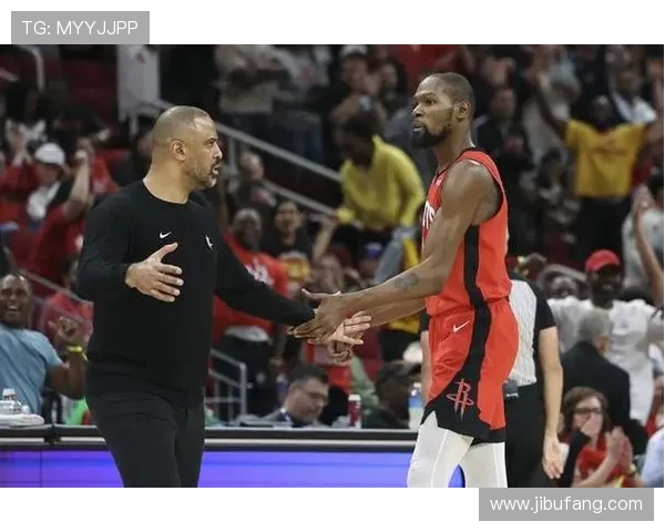 2007年4月21日火箭队与爵士队的精彩对决回顾与赛后分析