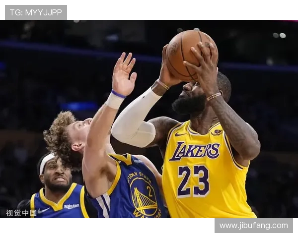 2016年湖人与勇士季前赛精彩对决回顾与分析