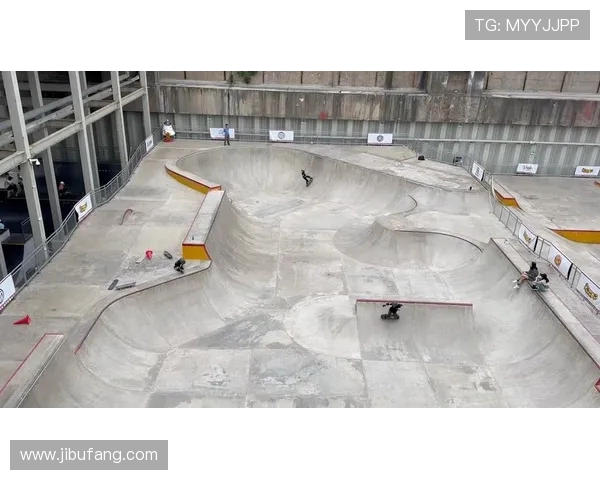 滑板文化的崛起与挑战：深入探讨上海滑板队的运营模式与发展策略